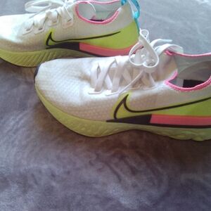 Nike Flyknit React infinity Running Shoes